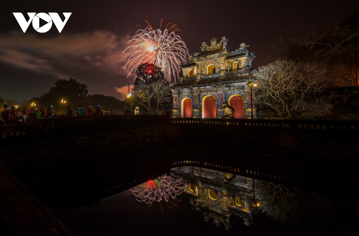 គយគន់ច្រកទ្វារទាំង ៤ ទៅកាន់ទីក្រុង Hue Imperial City រូបភាព ៨